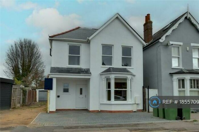 4 Bedroom Detached House To Rent In Freta Road, Bexleyheath, DA6