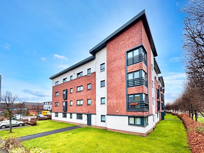 2 Bedroom Flat For Sale In Mulberry Square, Renfrew, PA4