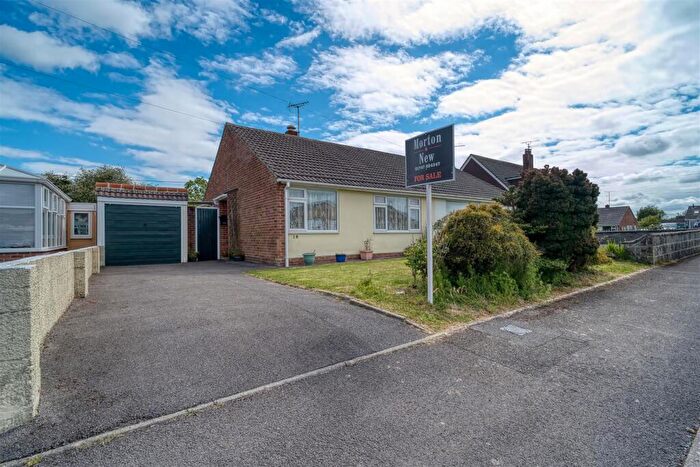 2 Bedroom Semi-Detached Bungalow For Sale In Lammas Close, Gillingham, SP8