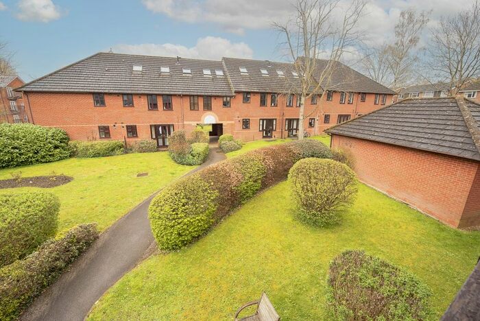 2 Bedroom Flat To Rent In Station Road, Harpenden, AL5