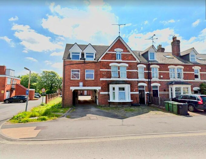 1 Bedroom Flat To Rent In Anstey Road, Alton, GU34