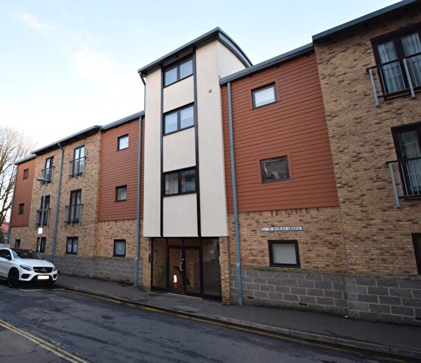 3 Bedroom Apartment To Rent In Scoles Green, NR1