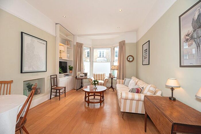 2 Bedroom Flat For Sale In Sudbourne Road, SW2