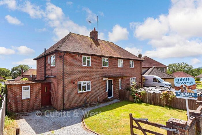 3 Bedroom Semi-Detached House For Sale In Wyphurst Road, Cranleigh, Surrey, GU6