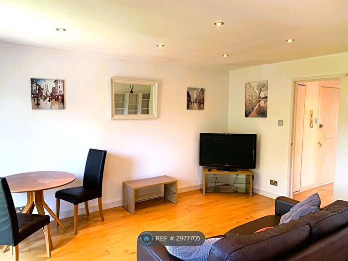 2 Bedroom Flat To Rent In Taeping St, London, E14