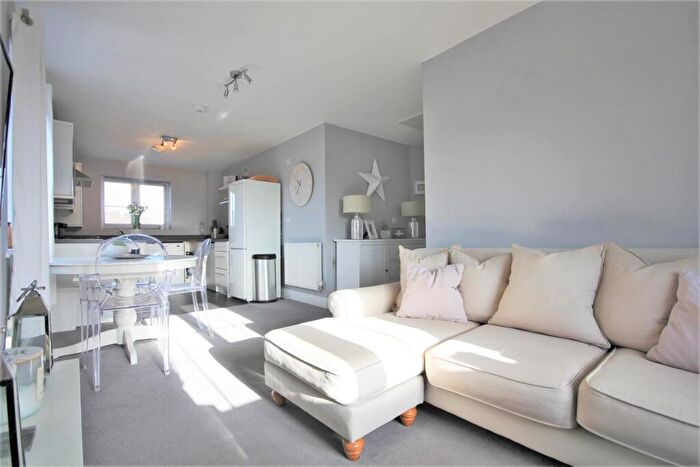 2 Bedroom Apartment To Rent In Elsanta Crescent, Titchfield Common, PO14