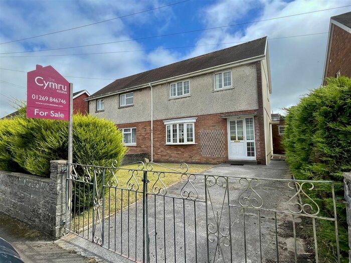 3 Bedroom Semi-Detached House For Sale In Tir Becca, Tumble, Llanelli, SA14