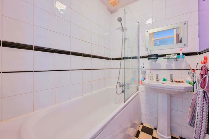 2 Bedroom Terraced House For Sale In Canterbury Place, Elephant And Castle, London, SE17