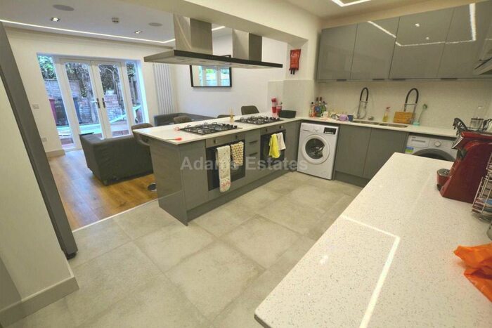 6 Bedroom Terraced House To Rent In Southampton Street, Reading, RG1