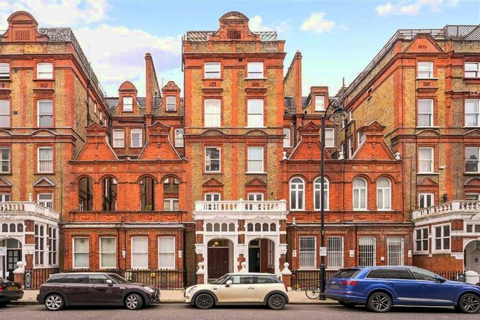 Studio To Rent In Harrington Gardens, London, SW7