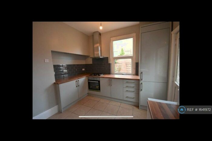 3 Bedroom Semi-Detached House To Rent In Clive Road, Prenton, CH43