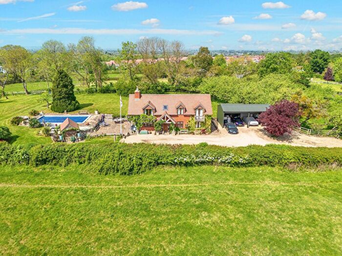 4 Bedroom Detached House For Sale In Crippetts Lane, Leckhampton, GL51