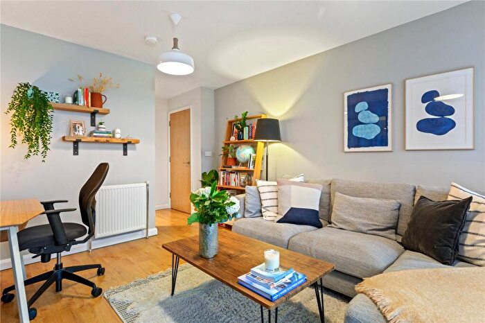 1 Bedroom Apartment For Sale In Queensland Road, London, N7