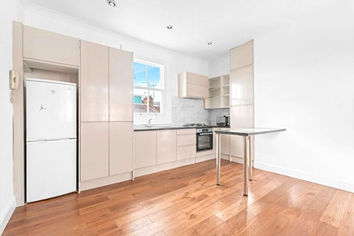 2 Bedroom Flat To Rent In Stavordale Road, Highbury, N5