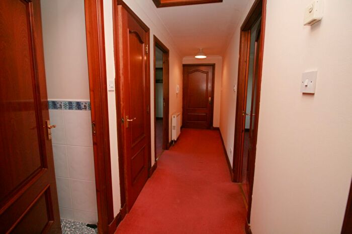 2 Bedroom Flat For Sale In Goldcrest Court, Wishaw, ML2