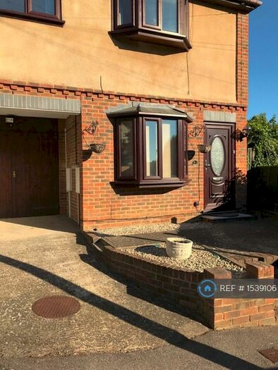 3 Bedroom Detached House To Rent In Parr Avenue, Gillingham, ME7