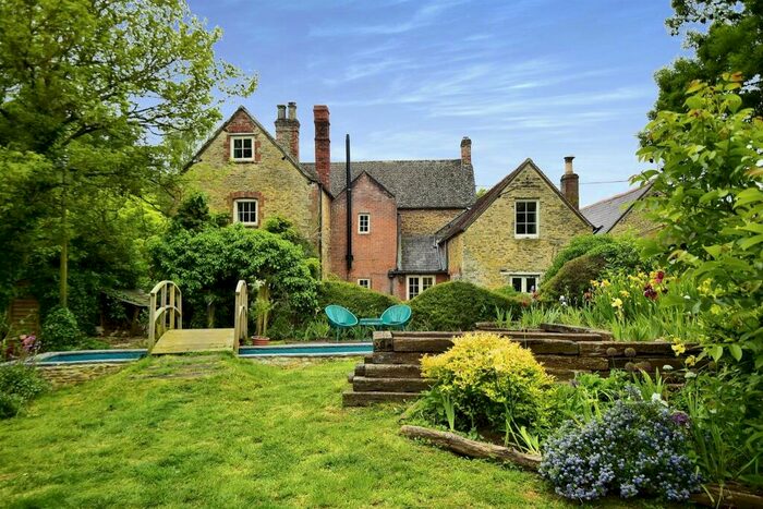 3 Bedroom Semi-Detached House For Sale In Buckland, Faringdon, SN7