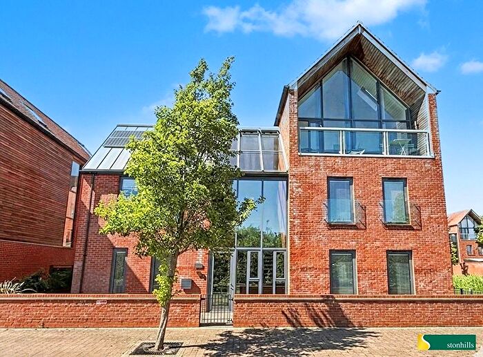 5 Bedroom Detached House For Sale In Parkside, Upton, Northampton, NN5