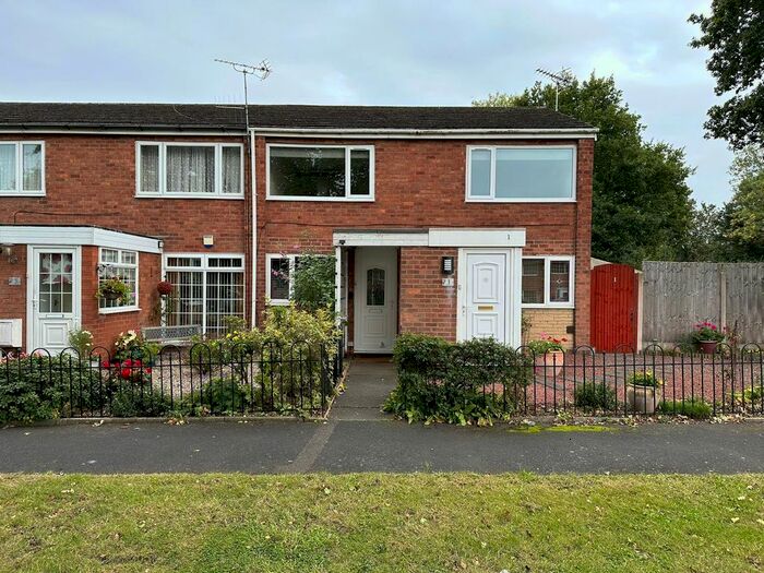 2 Bedroom Flat To Rent In Thaxted Road, Birmingham, West Midlands, B33