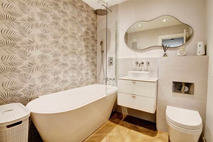 2 Bedroom Flat For Sale In Lowes Wynd, Nevilles Cross, Durham, DH1