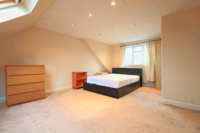 6 Bedroom Semi-Detached House To Rent In Cranmore Avenue, Osterley, TW7