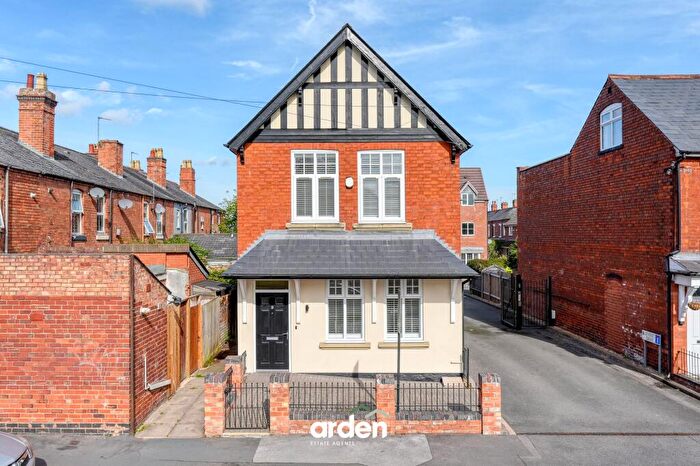 4 Bedroom Detached House For Sale In Heathfield Road, Kings Heath, B14