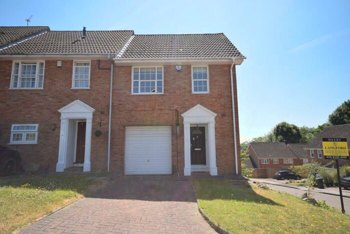 3 Bedroom End Of Terrace House To Rent In Thistlemead Chislehurst, BR7