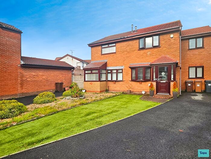 3 Bedroom Semi-detached House For Sale In The Threshers, Bootle, L30