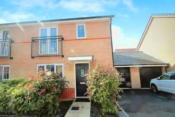 3 Bedroom Terraced House To Rent In Broadhurst Place, Basildon, SS14