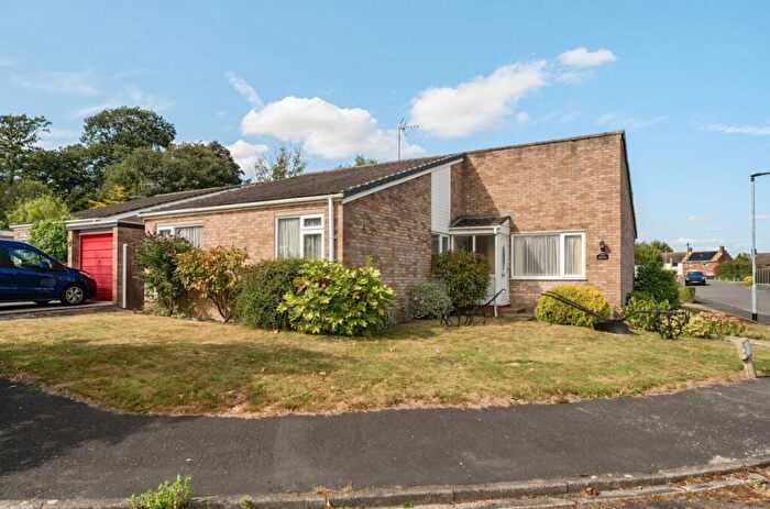 3 Bedroom Detached Bungalow For Sale In Jenkyn Road, Wootton, Bedfordshire, MK43