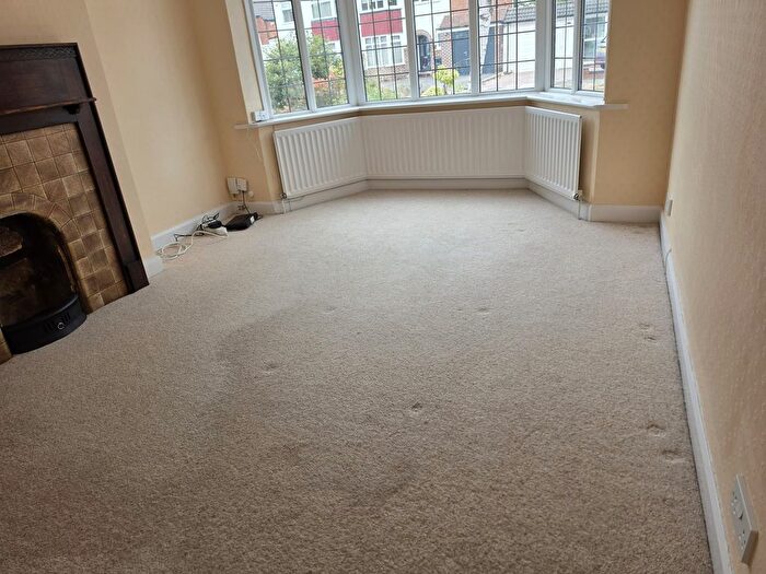 4 Bedroom Semi Detached House To Rent In Bibury Road, Birmingham, B28