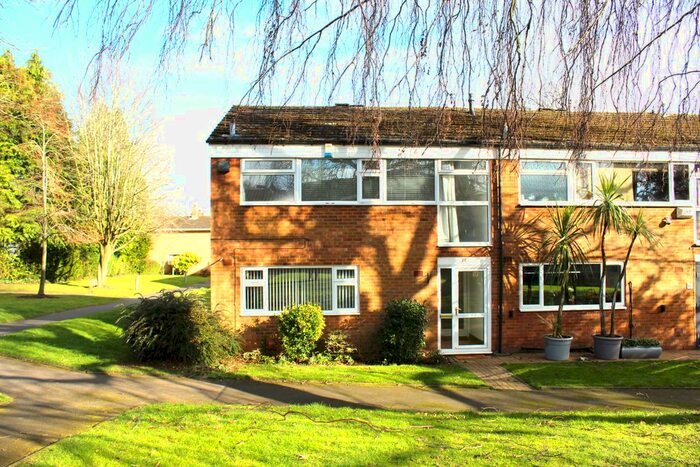 3 Bedroom Town House To Rent In Christchurch Close, Birmingham, B15