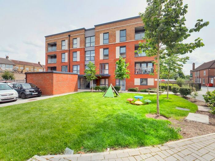 2 Bedroom Flat To Rent In Arla Place, South Ruislip, HA4