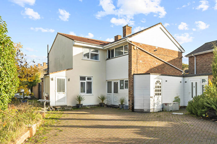 6 Bedroom Link Detached House For Sale In Ram Gorse, Harlow, Essex, CM20