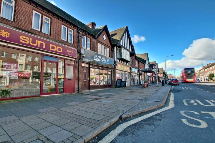 2 Bedroom Apartment To Rent In Queensway, Petts Wood, Orpington, BR5