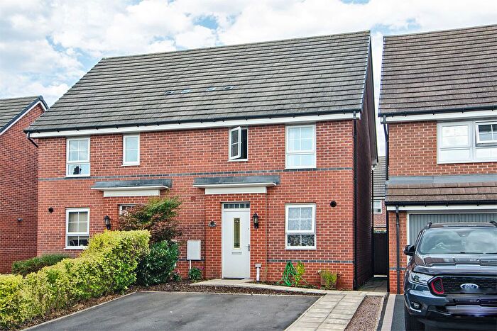 3 Bedroom Semi-Detached House For Sale In Ruston Road, Burntwood, WS7