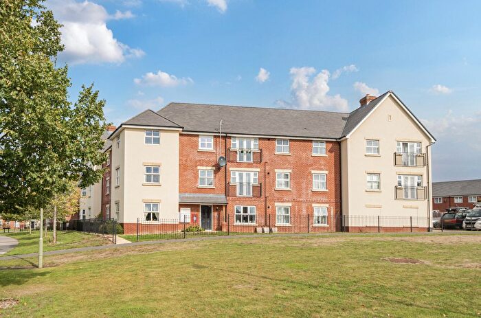 2 Bedroom Flat For Sale In Hawthorn Avenue, East Anton, Andover, SP11