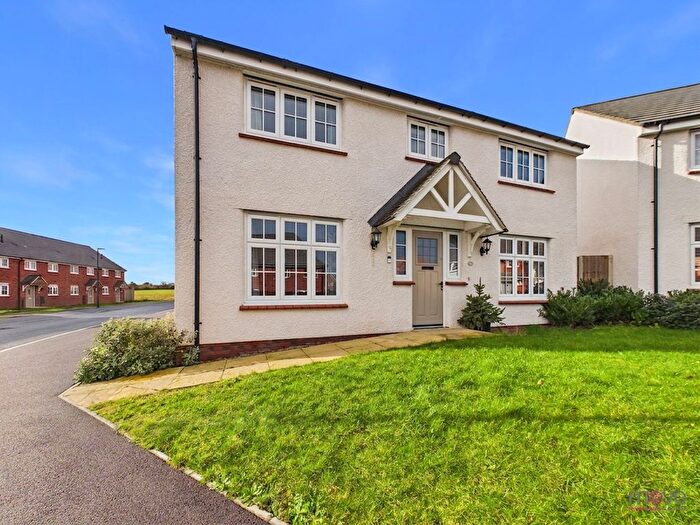 4 Bedroom Detached House For Sale In Arthur Keene Close, Great Oldbury, GL10