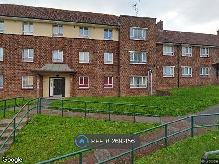 3 Bedroom Flat To Rent In St. Patricks Gardens, Gravesend, DA12