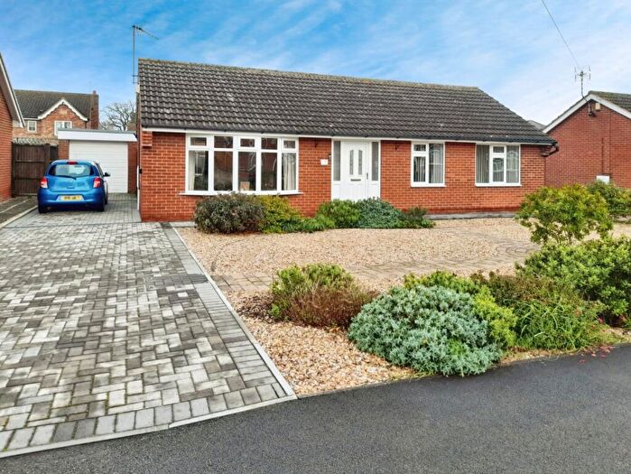 3 Bedroom Detached Bungalow For Sale In The Grove, Beckingham, Doncaster, DN10