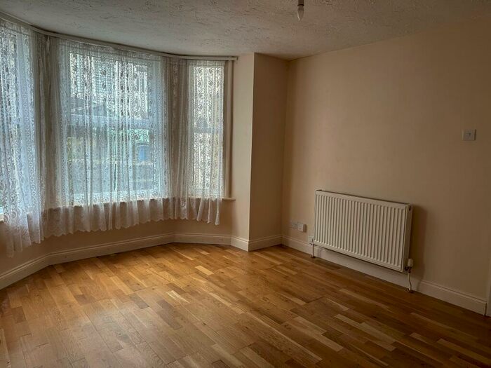 1 Bedroom Flat To Rent In Templar Street, Dover, CT17