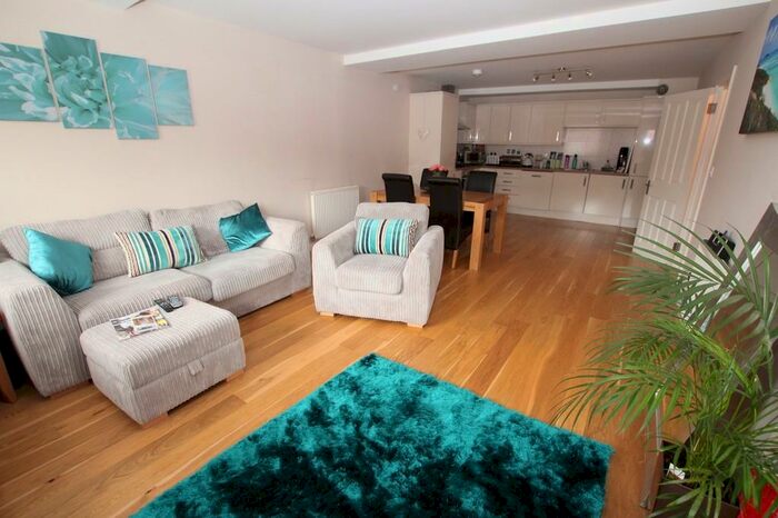 1 Bedroom Apartment To Rent In Peach Street, Wokingham, RG40