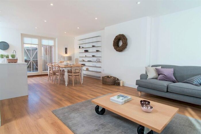 4 Bedroom Terraced House To Rent In Old Ruttington Lane, Canterbury, CT1