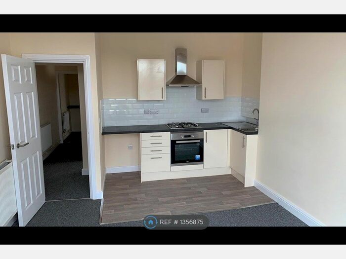 1 Bedroom Flat To Rent In High Street, Rhyl, LL18