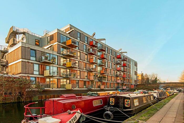 2 Bedroom Apartment To Rent In Adelaide Wharf, Queensbridge Road, London, E2