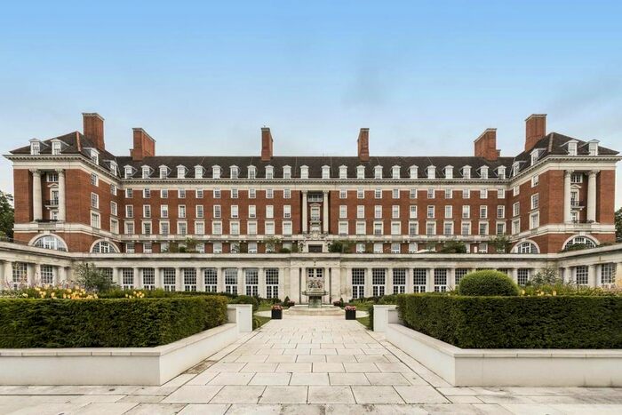 1 Bedroom Flat To Rent In Richmond Hill, Richmond, TW10