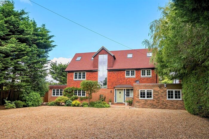 5 Bedroom Detached House For Sale In Barnet Road, Arkley, EN5