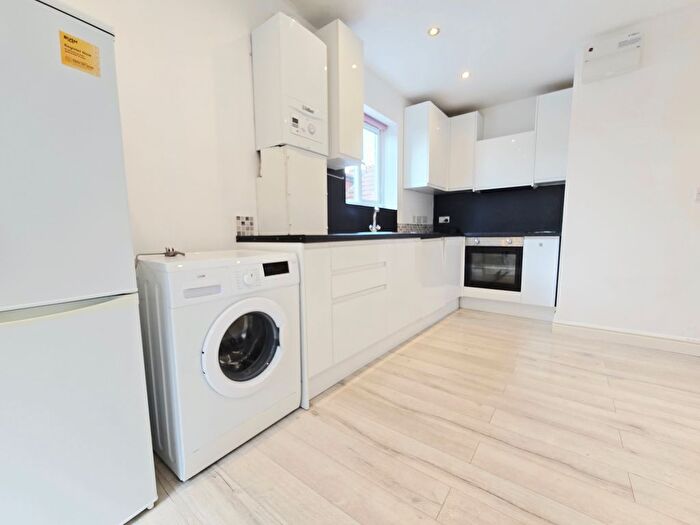 1 Bedroom Flat To Rent In Falkland Avenue, London, N3