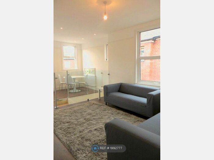 3 Bedroom Maisonette To Rent In Newton Road, London, NW2