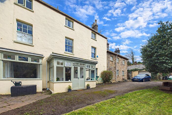 4 Bedroom Semi-Detached House For Sale In Dulais Fach Road, Tonna, Neath, SA11